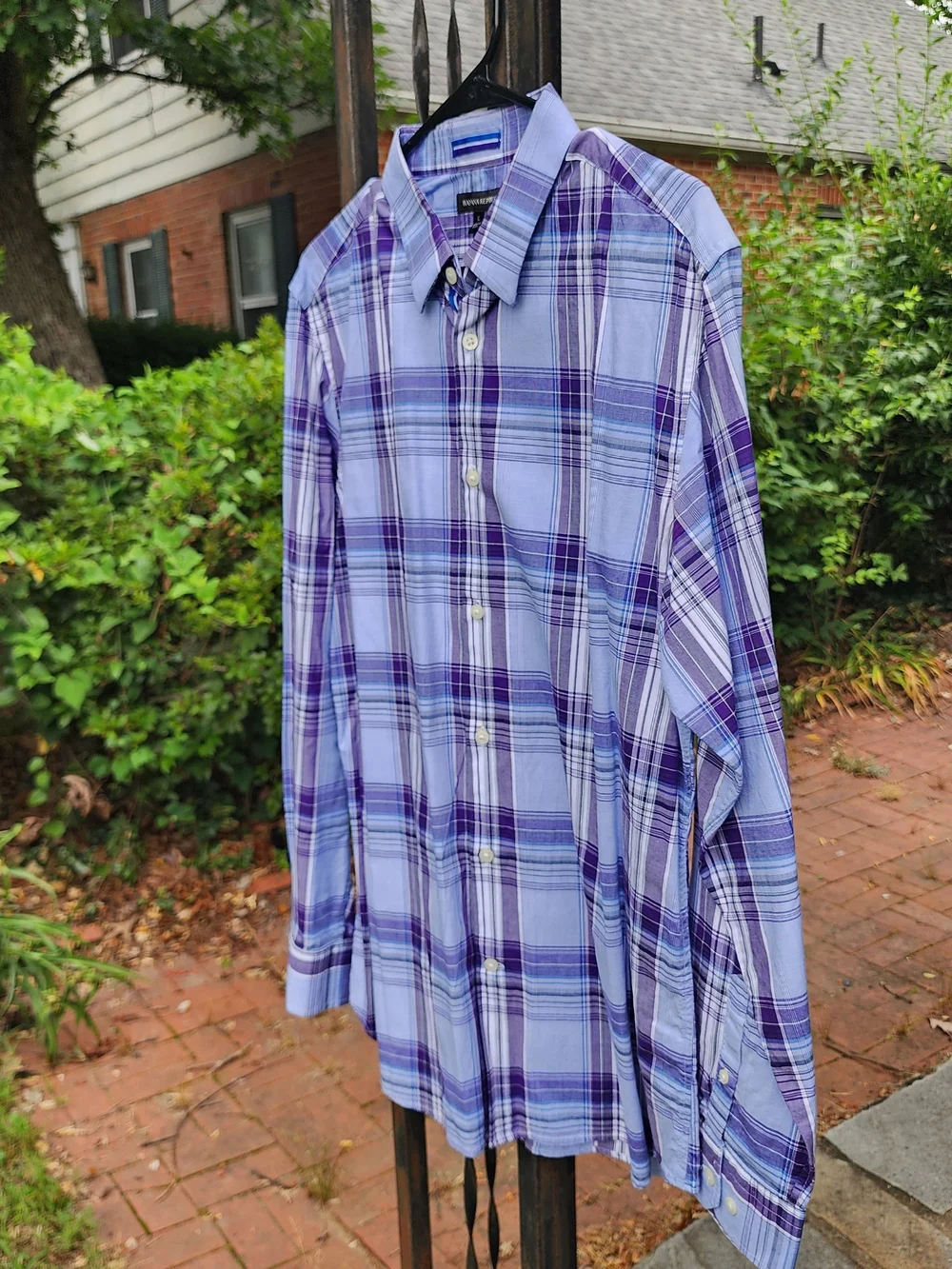 Banana Republic Men's Purple Plaid Long Sleeve Button Down Shirt. Size Large.